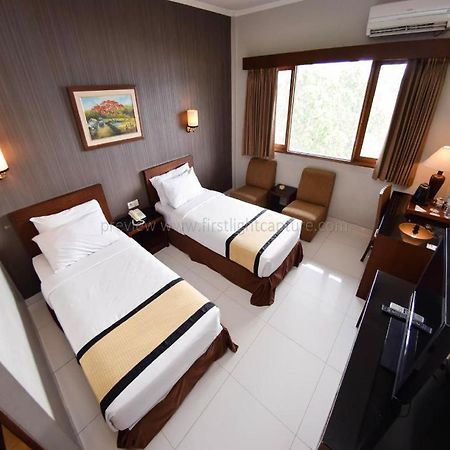 Capital O 874 Hotel Nyland Pasteur Bandung Exterior foto